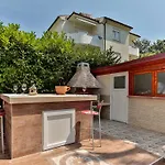 Dora Apartment