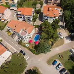 Apartment Dora