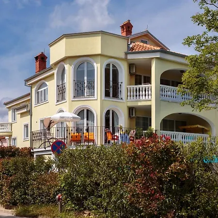Dora Apartment