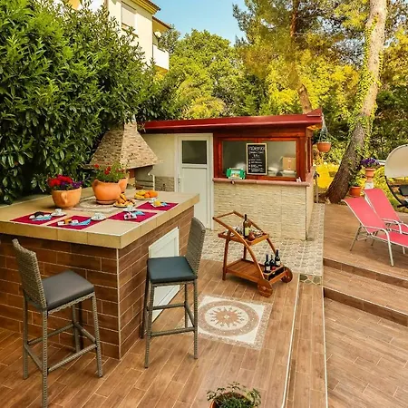 Apartament Dora Medulin