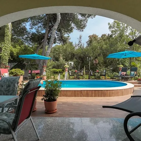 Apartament Dora *