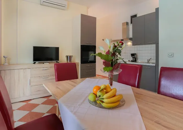 Dora * ميدولين